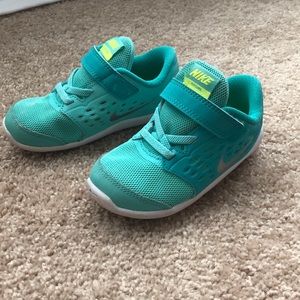 Nike little girls shoes